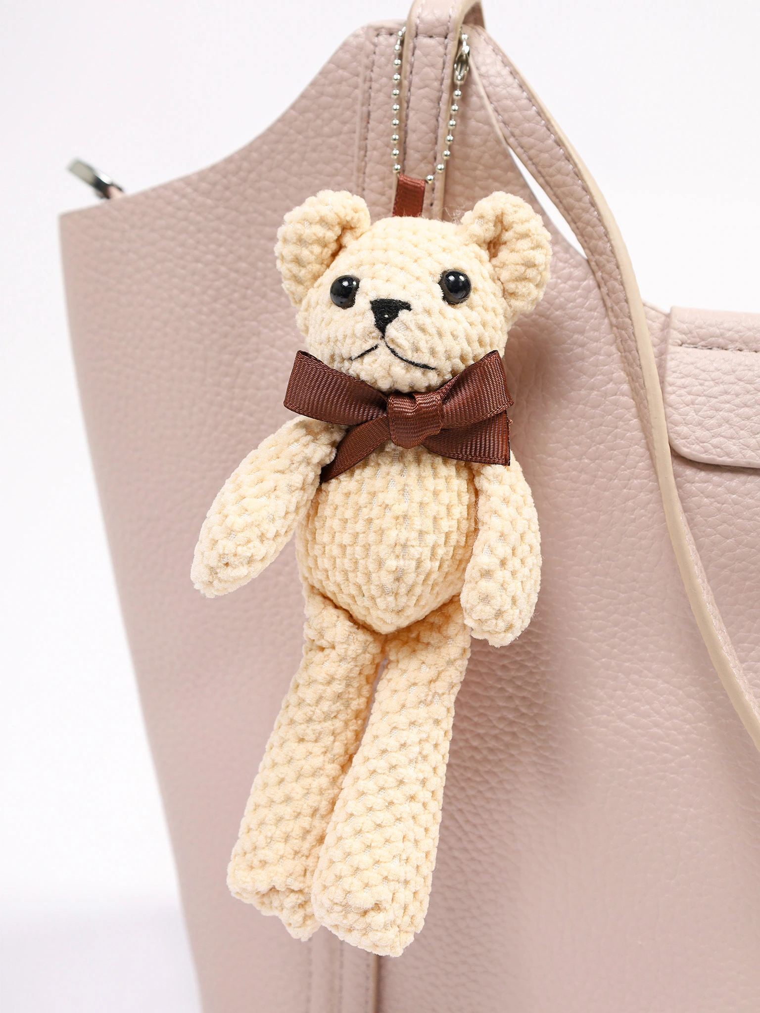 Сумка-тоут с плоскими ручками с брелком-медвежонок в ассортименте